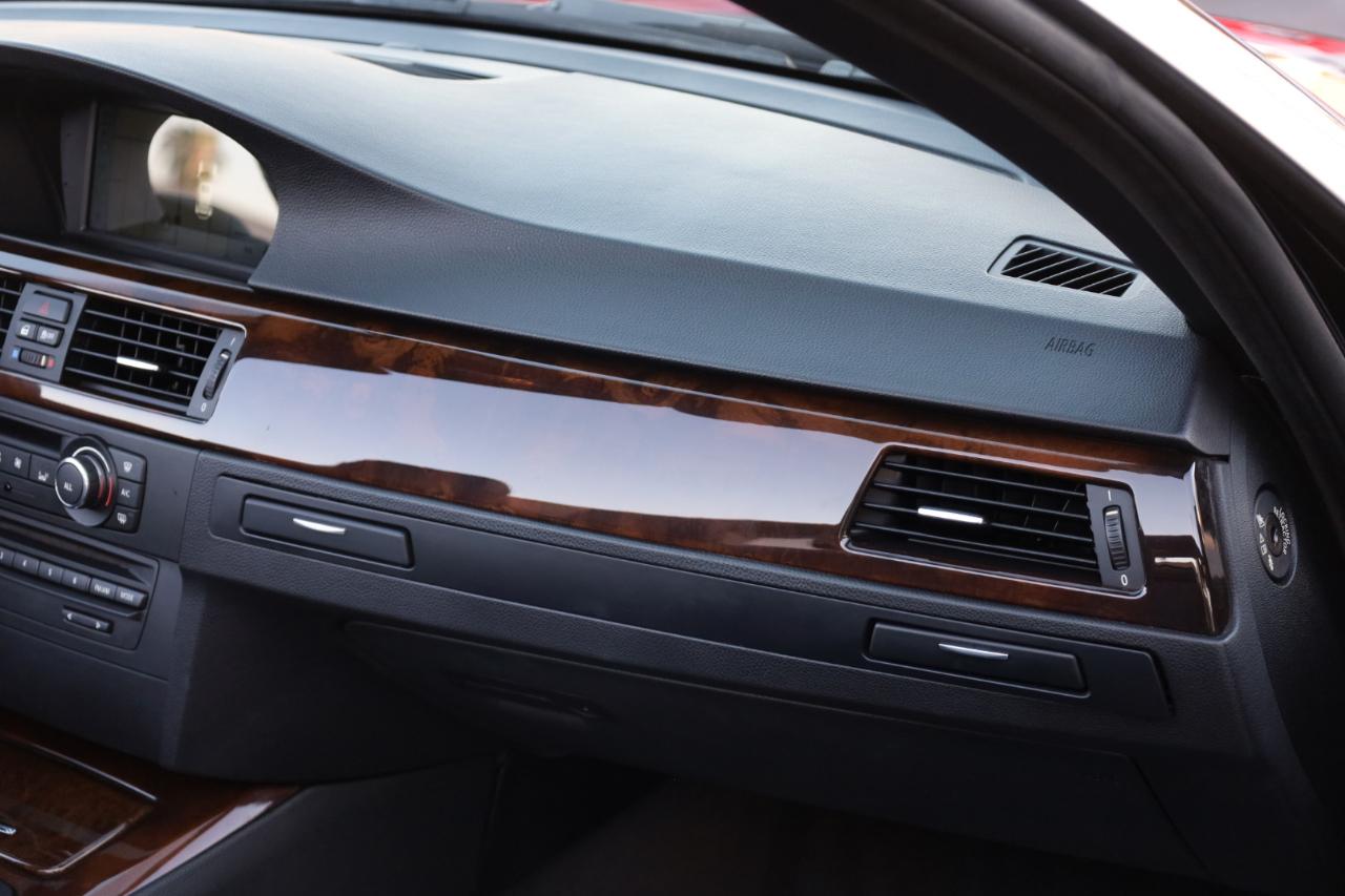 BMW 3-Series 328i Convertible 2013