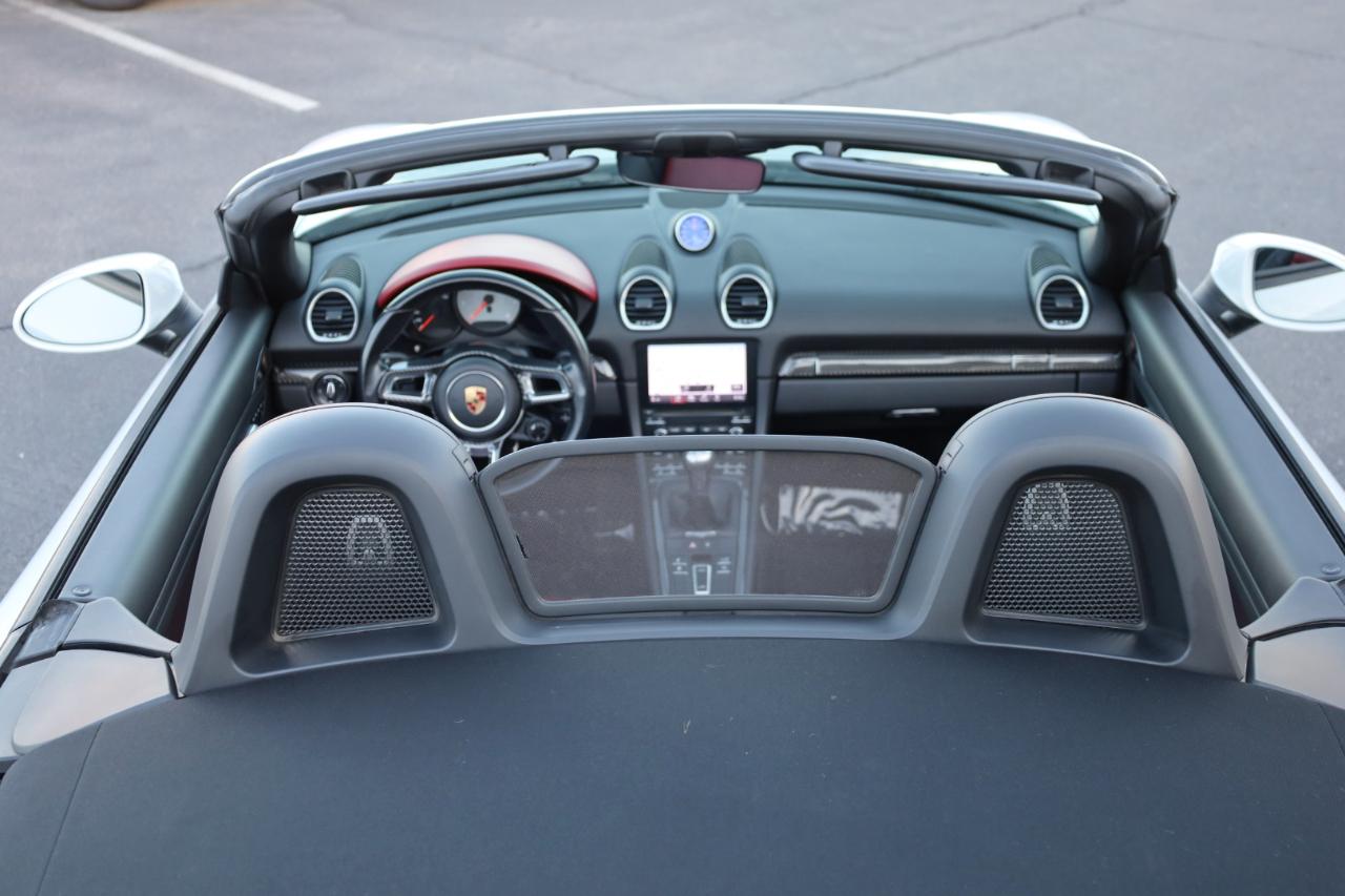 Porsche 718 Boxster S 2017