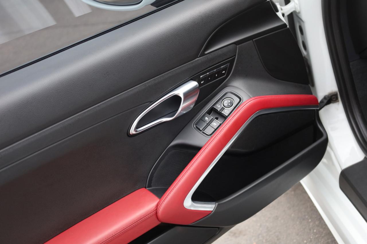 Porsche 718 Cayman Coupe 2018