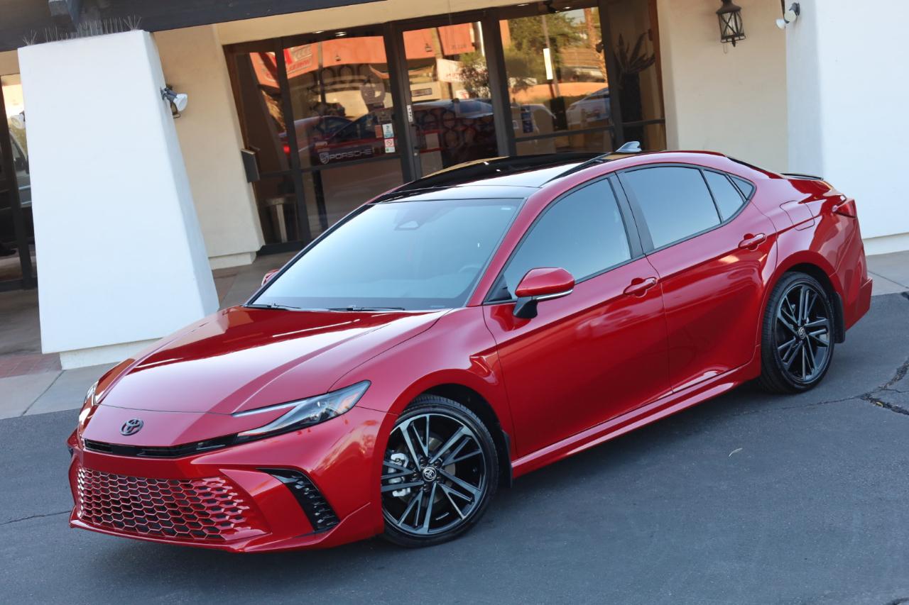 Toyota Camry Hybrid XSE 2025