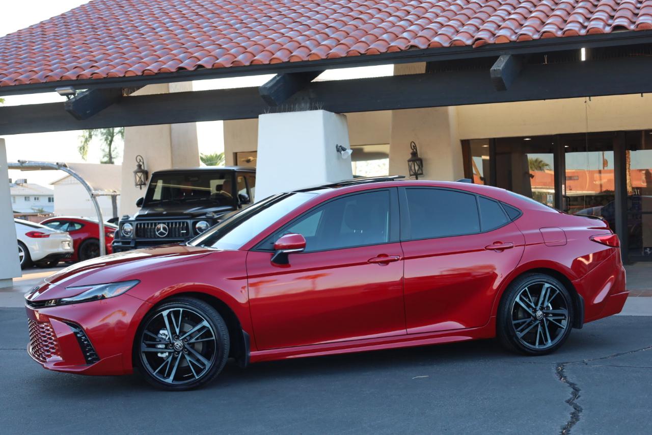 Toyota Camry Hybrid XSE 2025