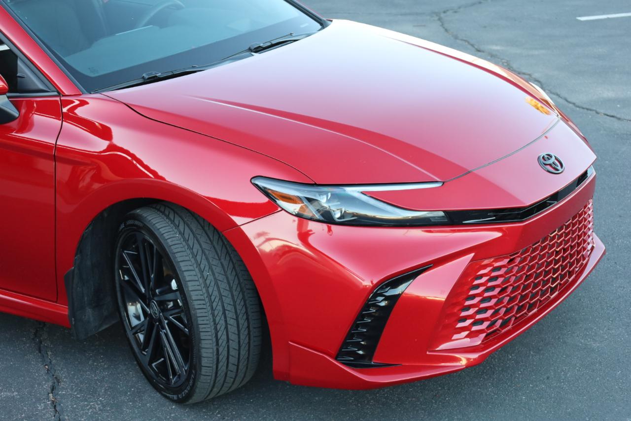 Toyota Camry Hybrid XSE 2025