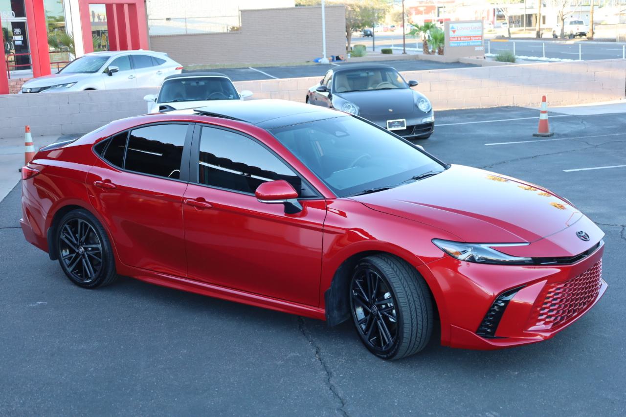 Toyota Camry Hybrid XSE 2025