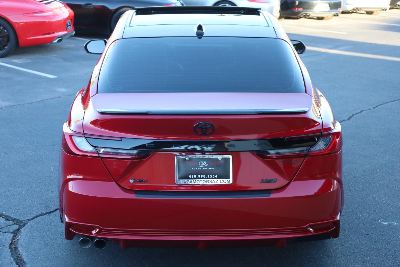 Toyota Camry Hybrid XSE 2025
