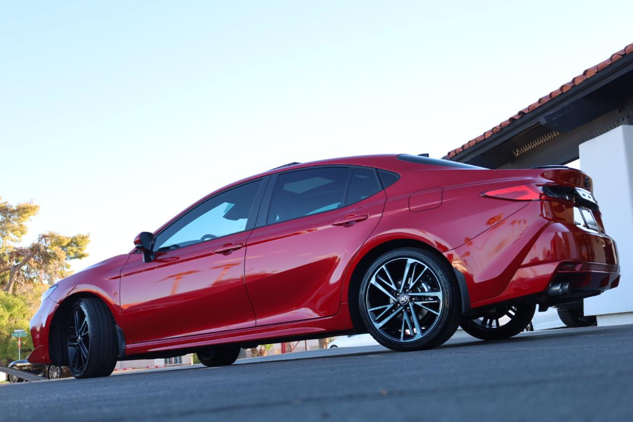 Toyota Camry Hybrid XSE 2025