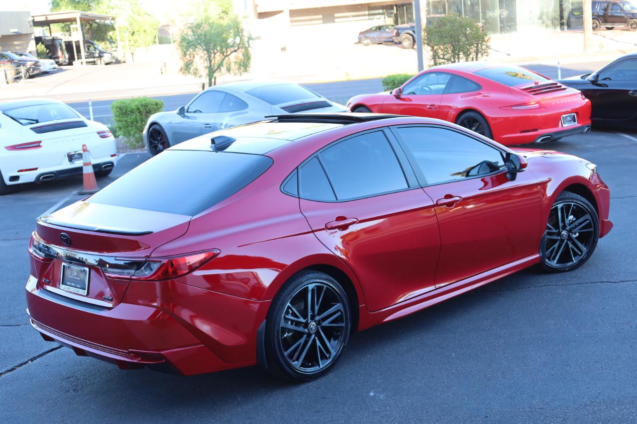 Toyota Camry Hybrid XSE 2025