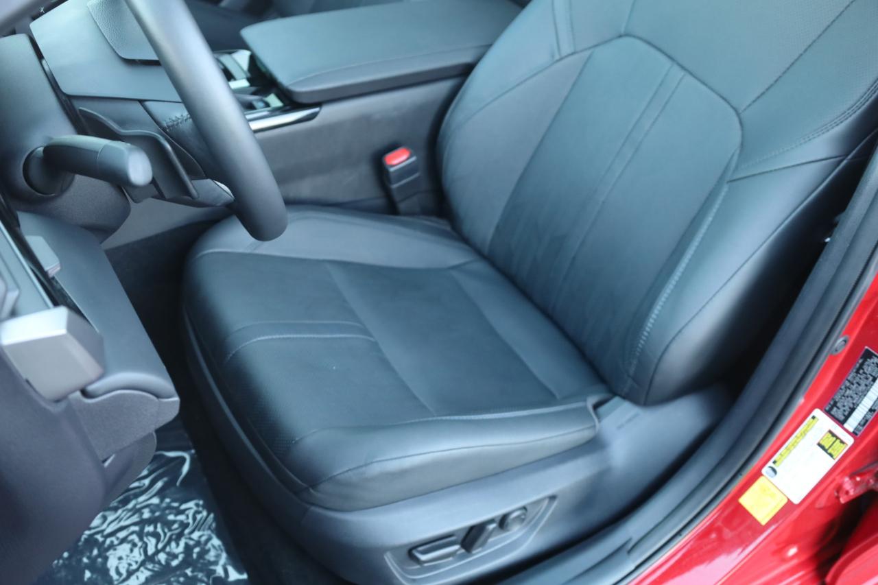 Toyota Camry Hybrid XSE 2025
