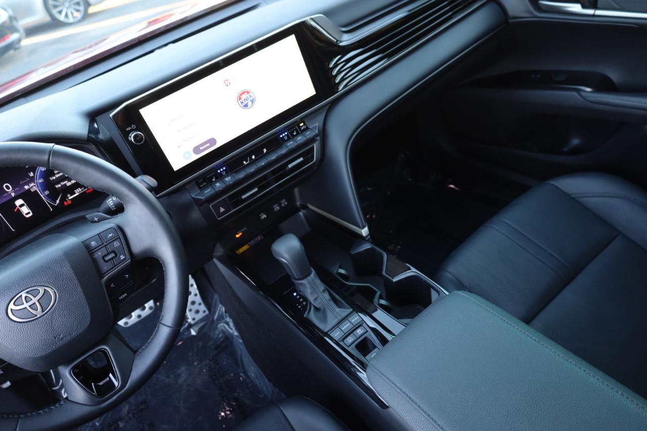Toyota Camry Hybrid XSE 2025