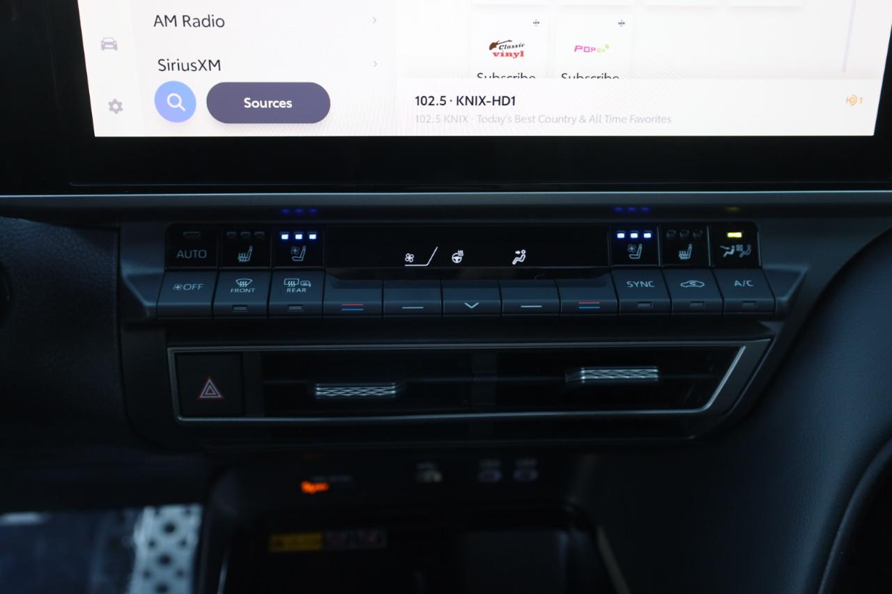 Toyota Camry Hybrid XSE 2025