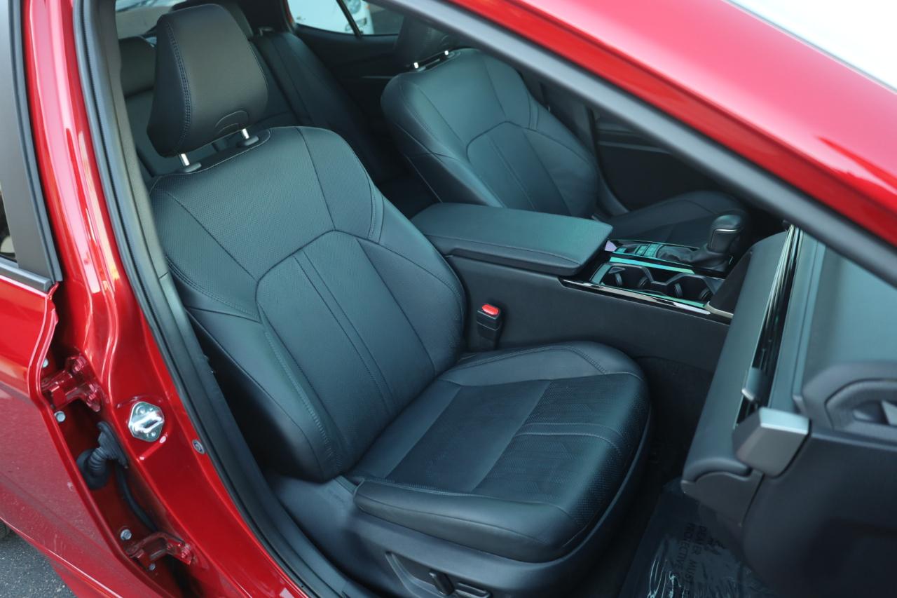 Toyota Camry Hybrid XSE 2025