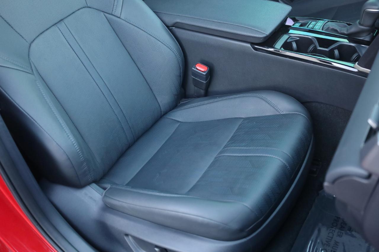 Toyota Camry Hybrid XSE 2025