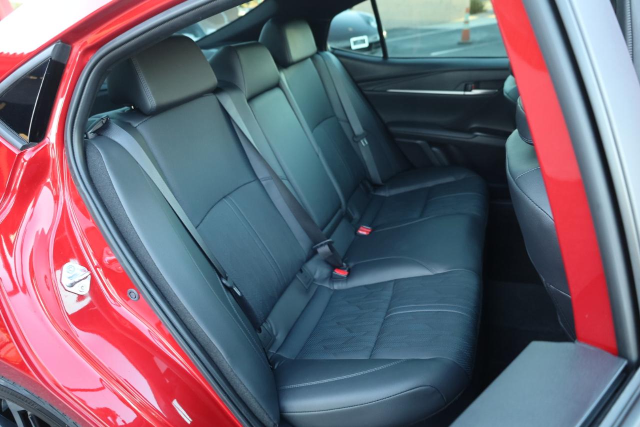 Toyota Camry Hybrid XSE 2025