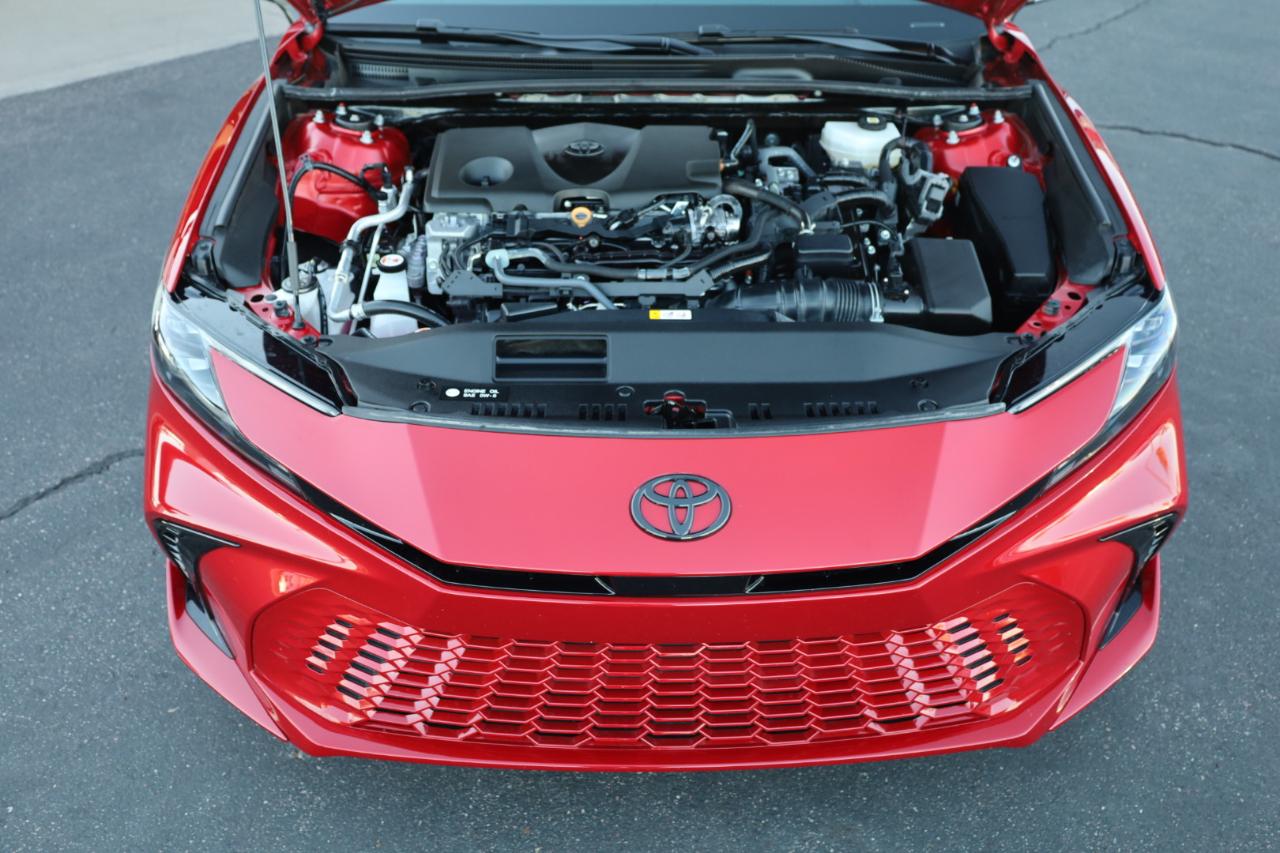 Toyota Camry Hybrid XSE 2025