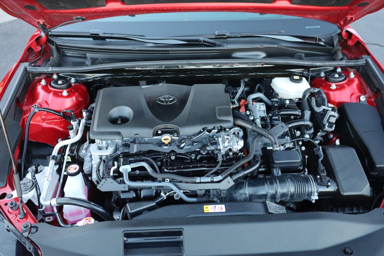 Toyota Camry Hybrid XSE 2025