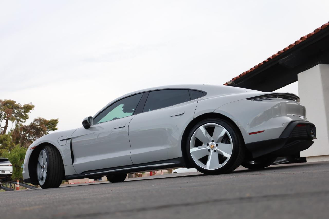 Porsche Taycan Base 2023