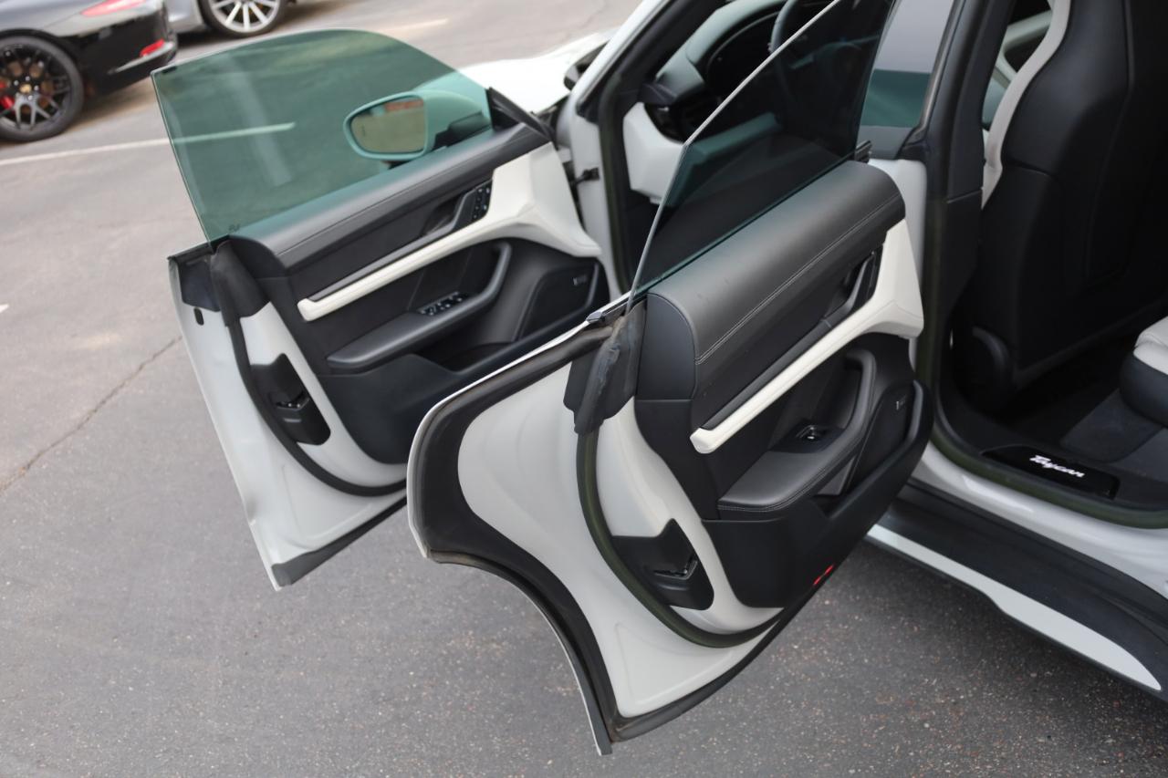 Porsche Taycan Base 2023