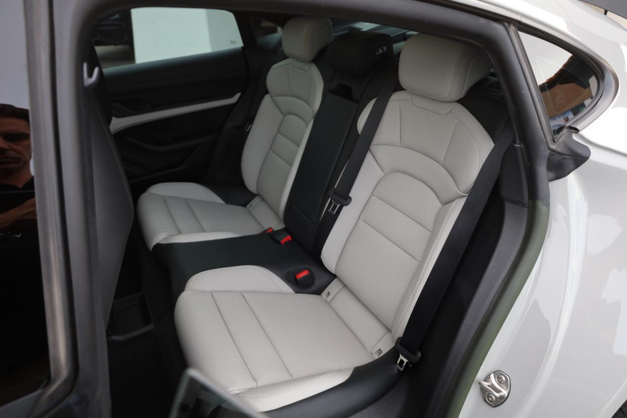 Porsche Taycan Base 2023