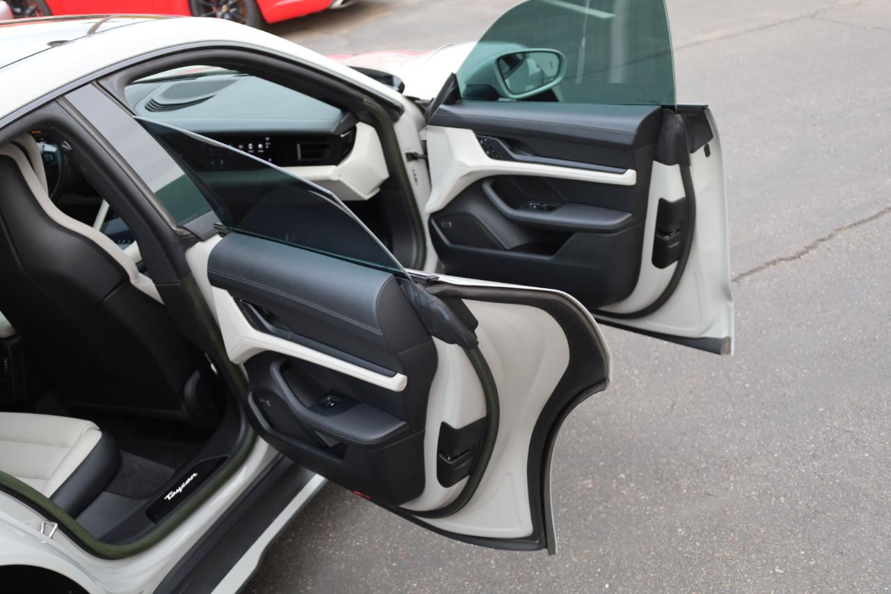 Porsche Taycan Base 2023