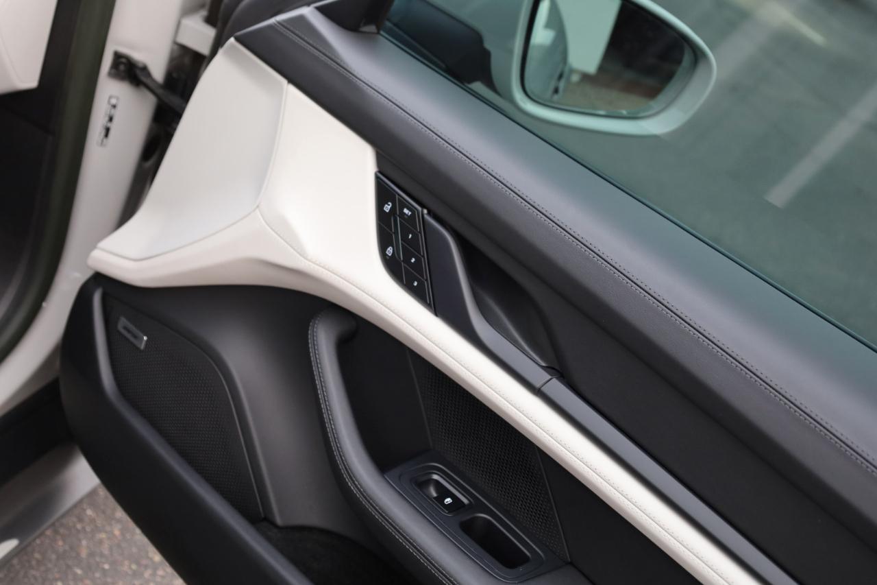 Porsche Taycan Base 2023
