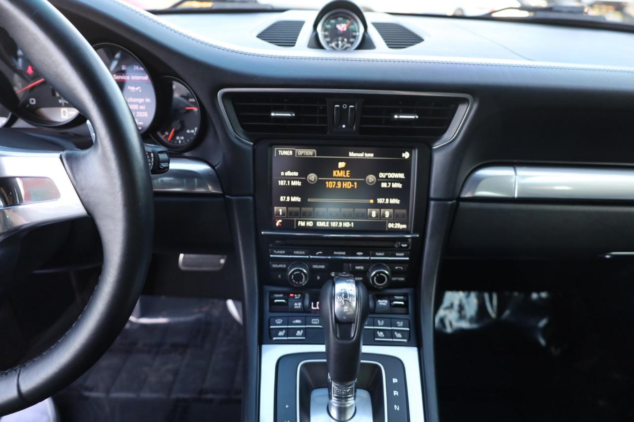 Porsche 911 Carrera 4 Coupe 2015