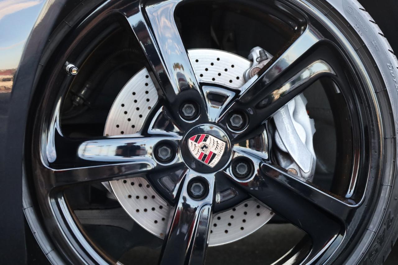 Porsche 911 Carrera 4 Coupe 2015
