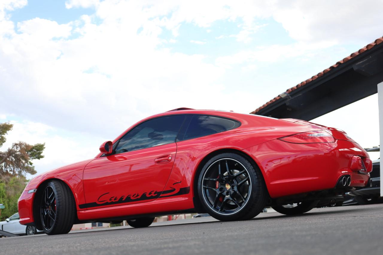 Porsche 911 Carrera S Coupe 2011