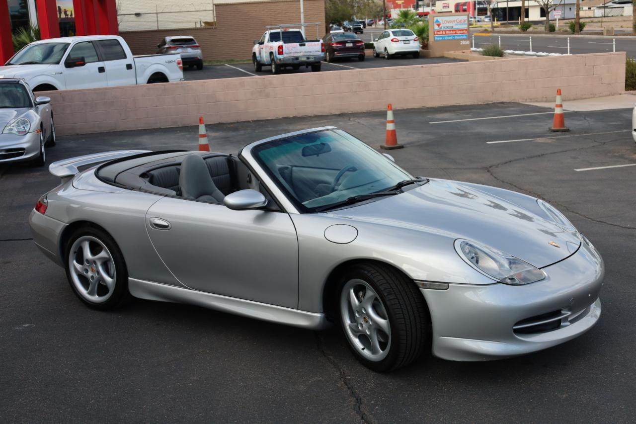 Porsche 911 Carrera 4 Cabriolet 2001