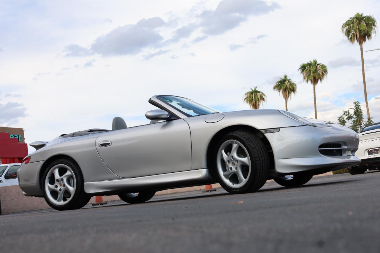 Porsche 911 Carrera 4 Cabriolet 2001