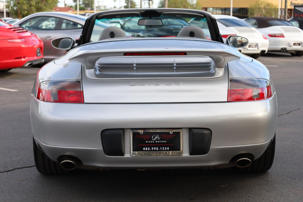 Porsche 911 Carrera 4 Cabriolet 2001