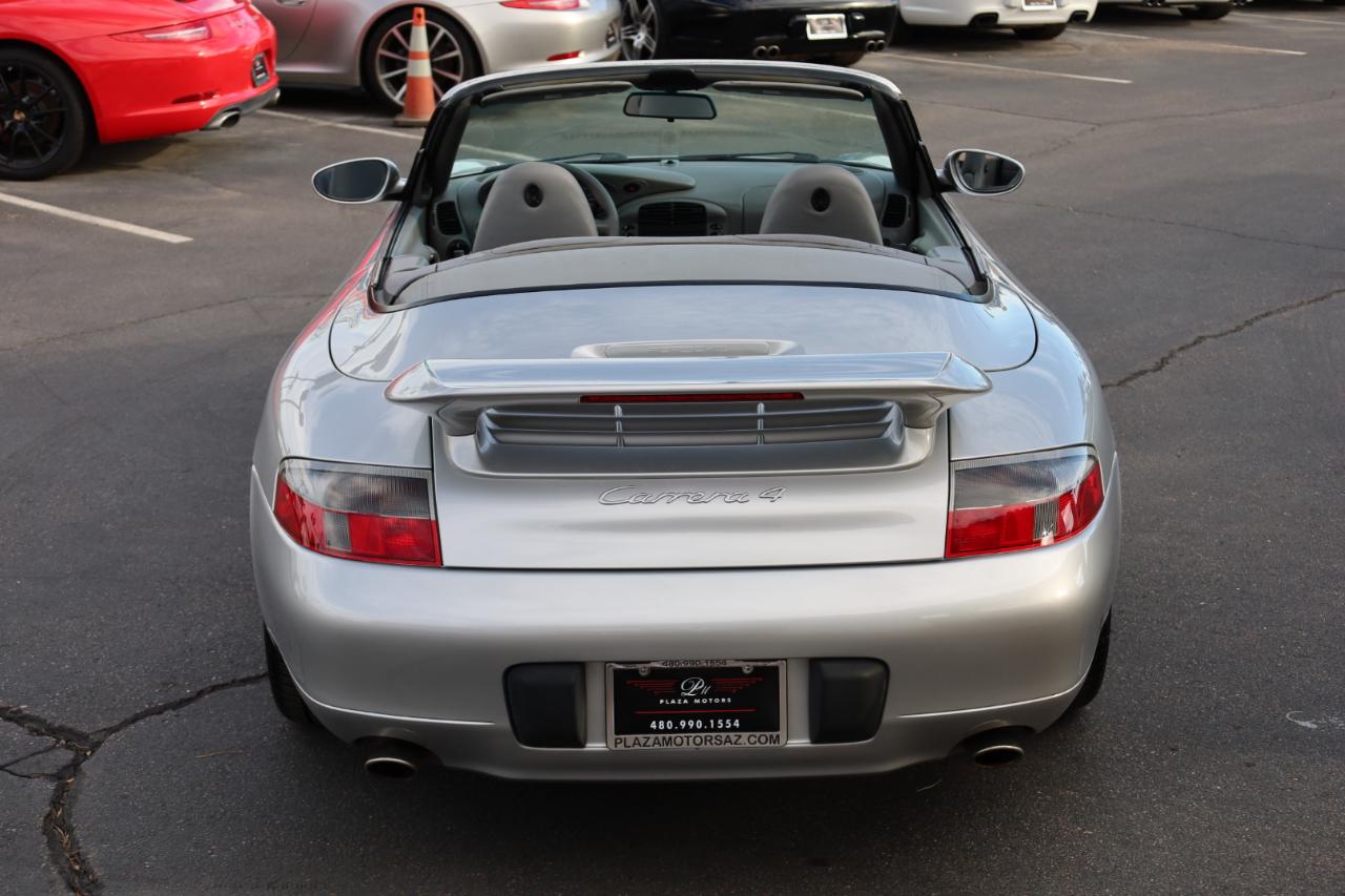 Porsche 911 Carrera 4 Cabriolet 2001