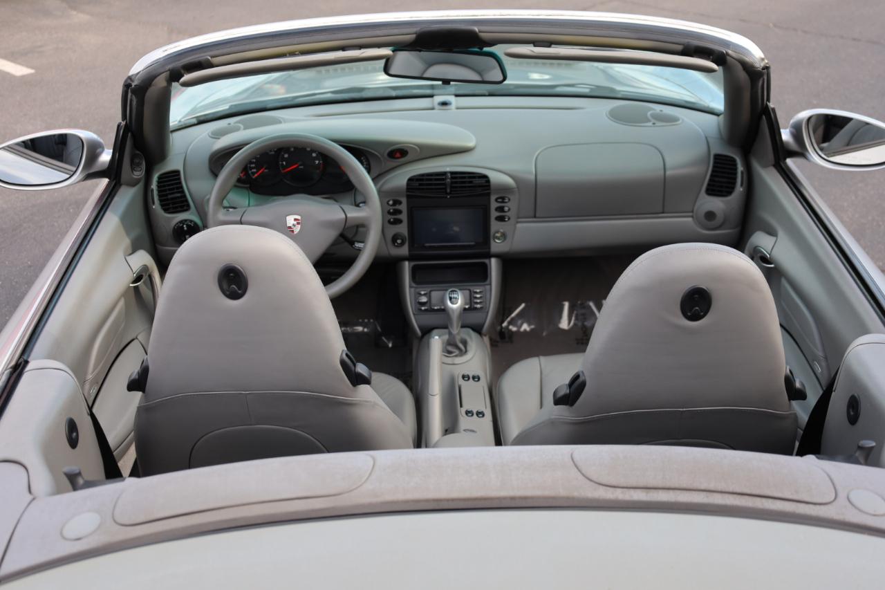 Porsche 911 Carrera 4 Cabriolet 2001