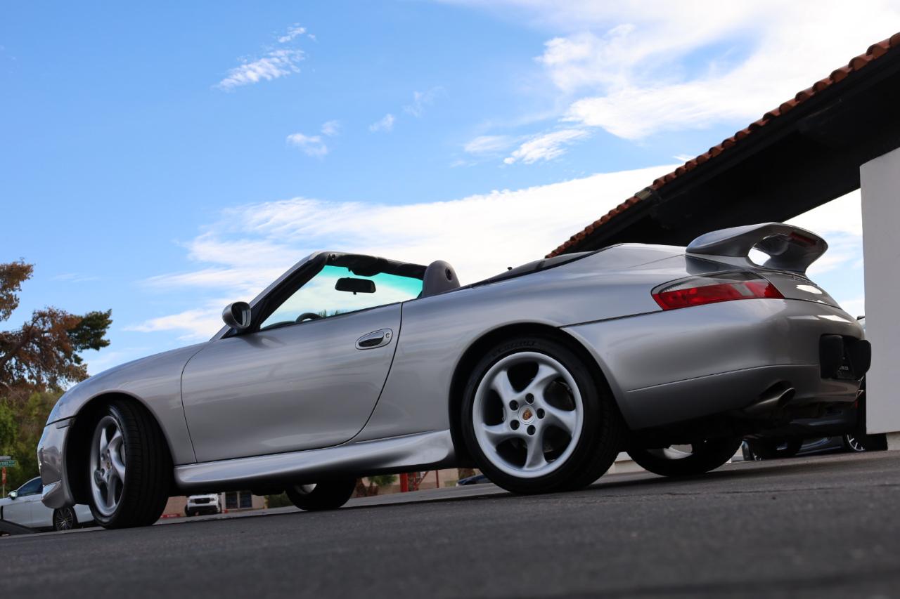 Porsche 911 Carrera 4 Cabriolet 2001