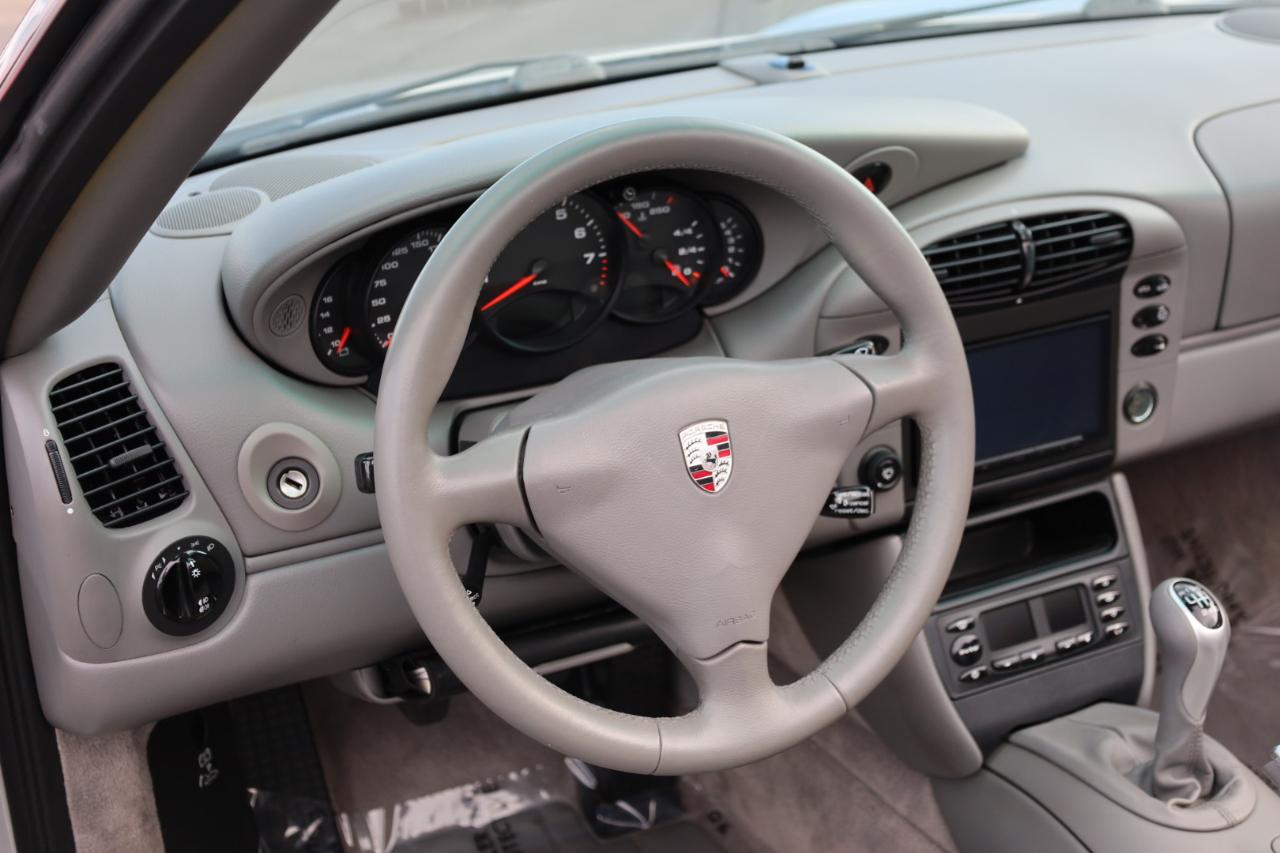 Porsche 911 Carrera 4 Cabriolet 2001