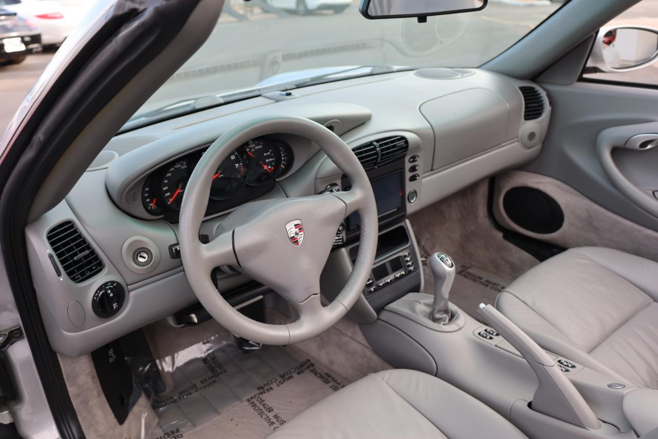 Porsche 911 Carrera 4 Cabriolet 2001