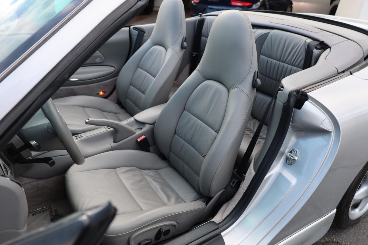 Porsche 911 Carrera 4 Cabriolet 2001