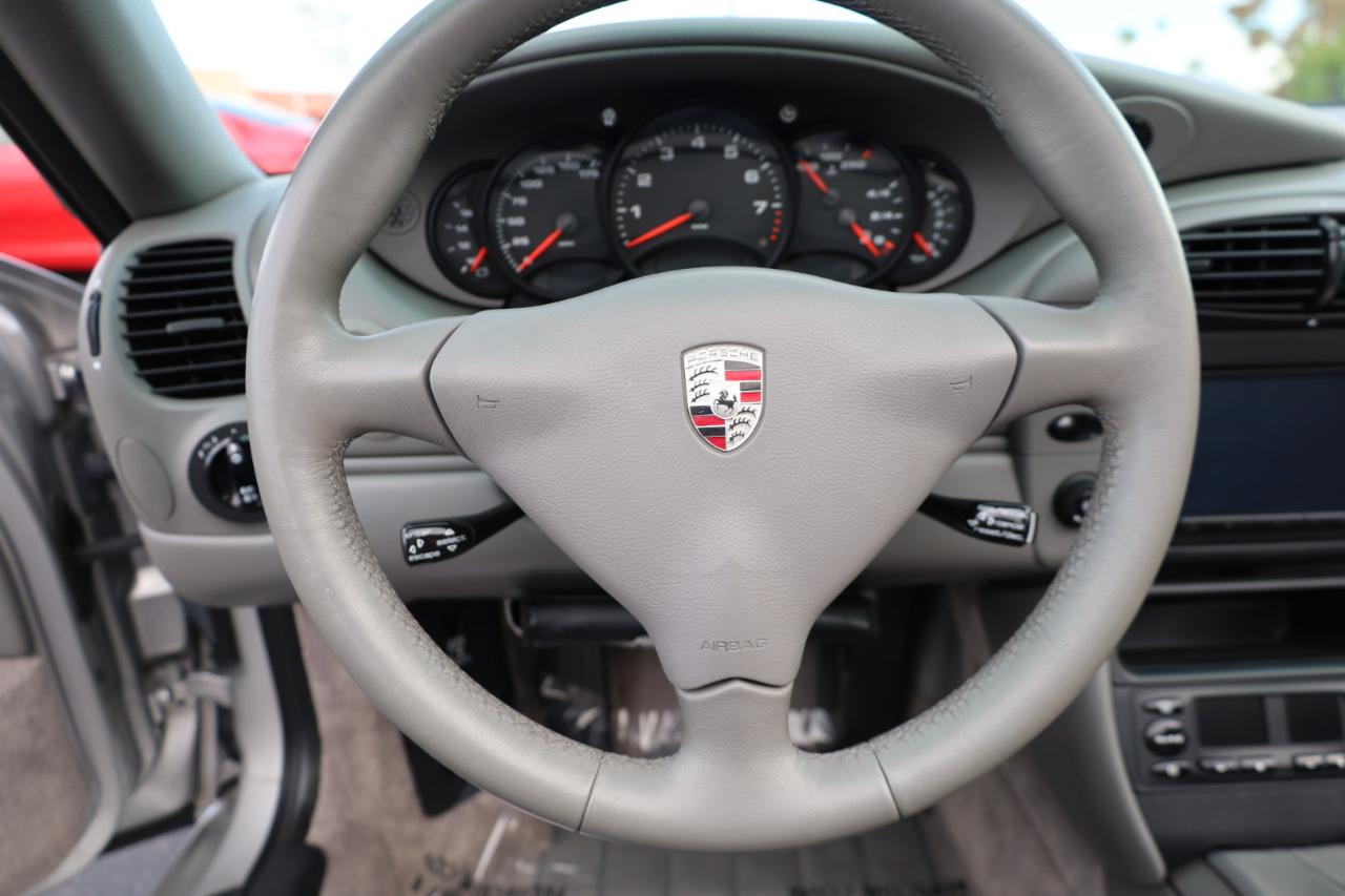 Porsche 911 Carrera 4 Cabriolet 2001