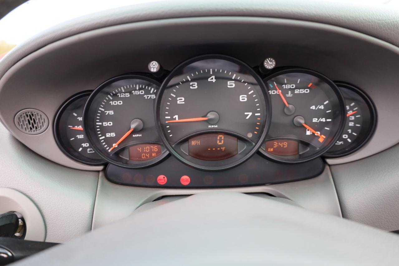 Porsche 911 Carrera 4 Cabriolet 2001