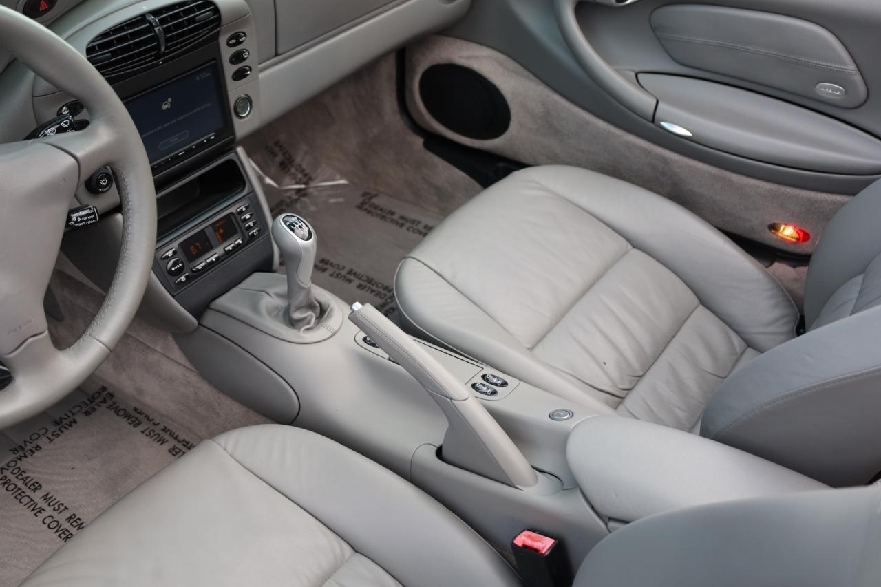 Porsche 911 Carrera 4 Cabriolet 2001