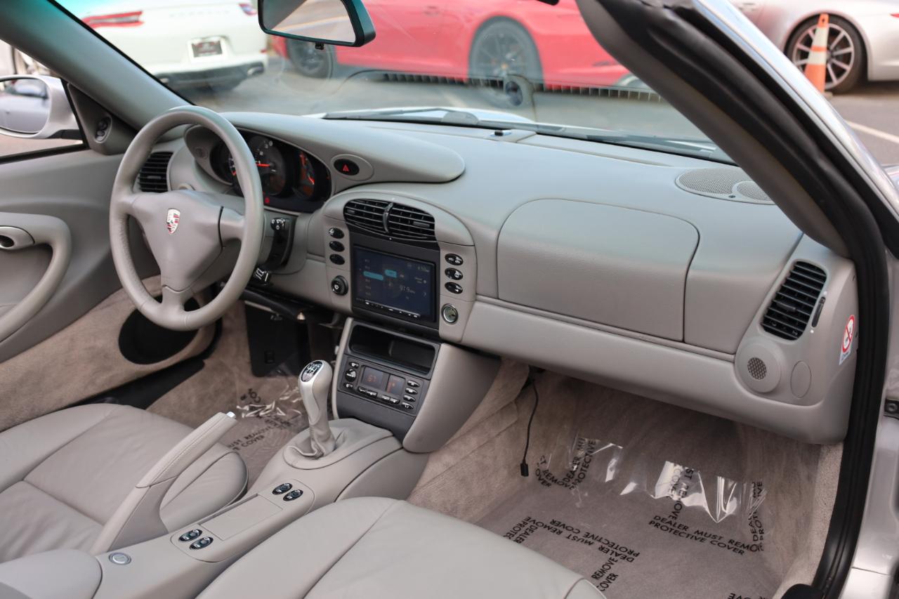 Porsche 911 Carrera 4 Cabriolet 2001