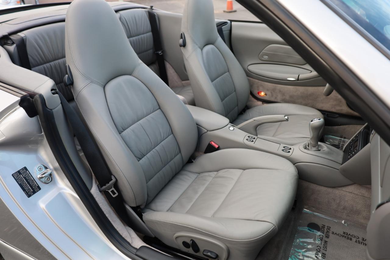 Porsche 911 Carrera 4 Cabriolet 2001