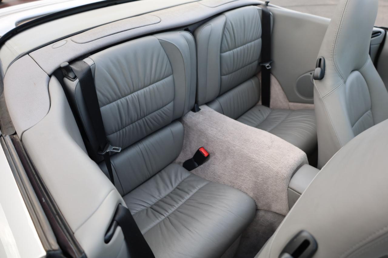 Porsche 911 Carrera 4 Cabriolet 2001