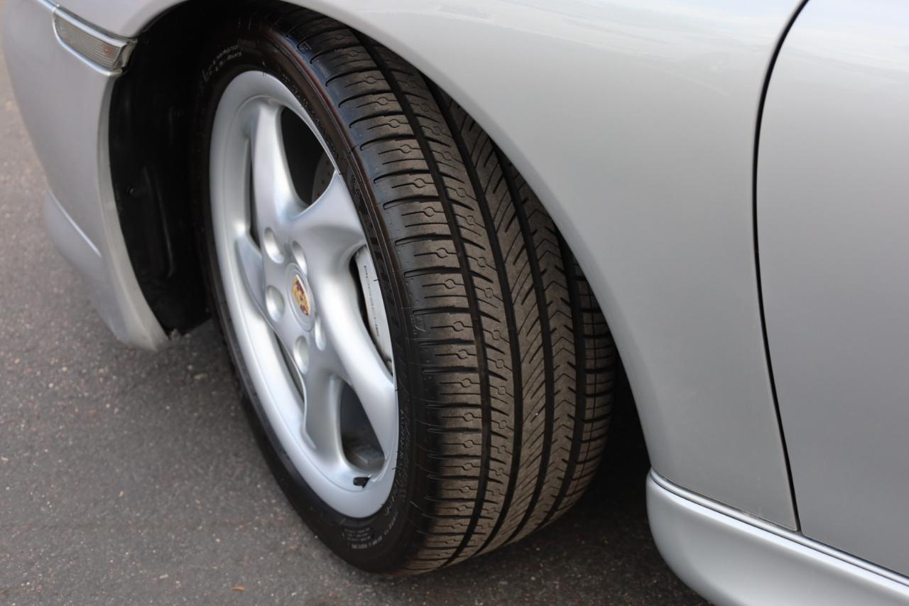 Porsche 911 Carrera 4 Cabriolet 2001