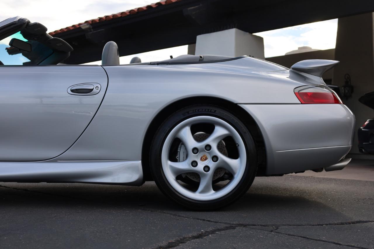 Porsche 911 Carrera 4 Cabriolet 2001