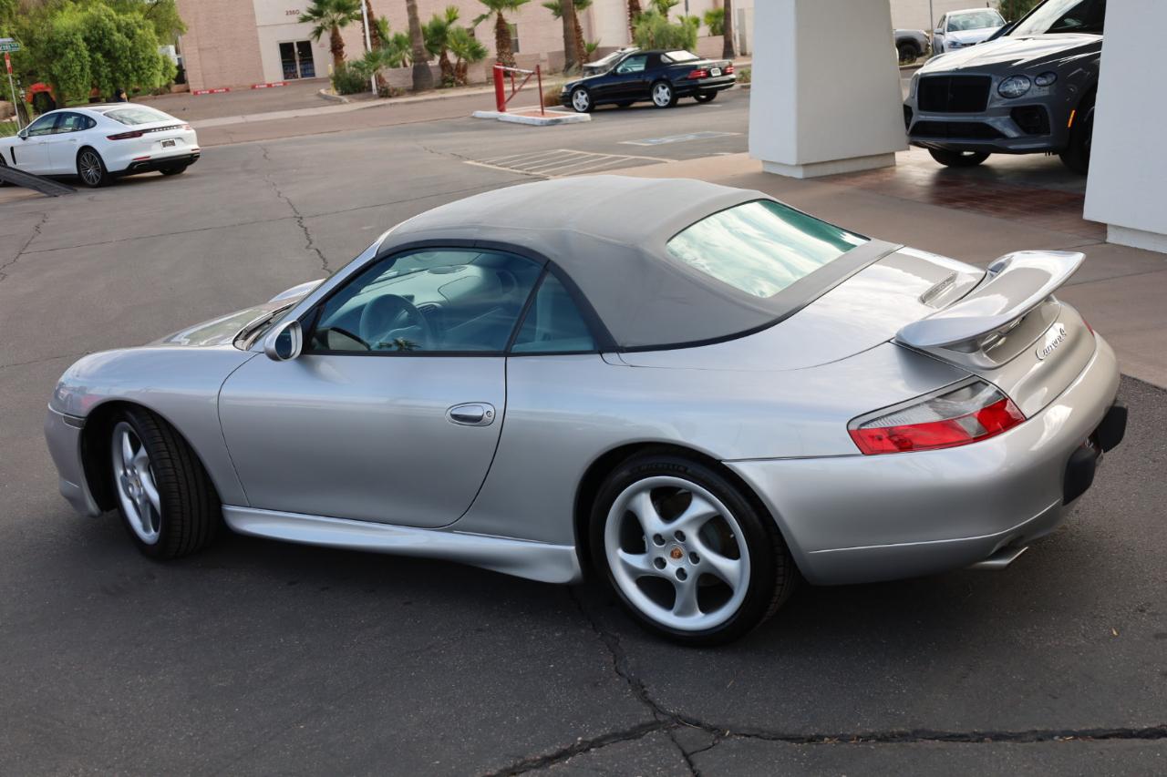 Porsche 911 Carrera 4 Cabriolet 2001