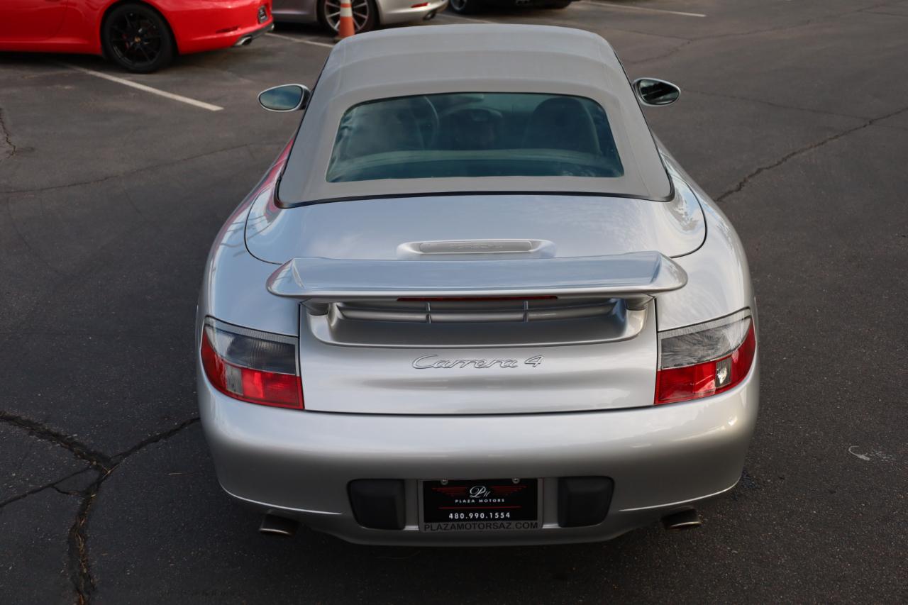 Porsche 911 Carrera 4 Cabriolet 2001