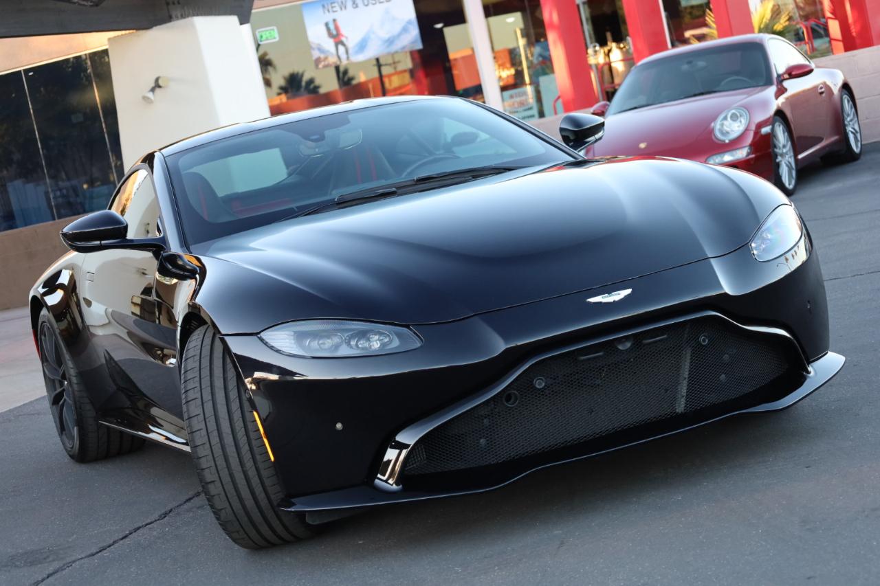 Aston Martin Vantage Base 2020