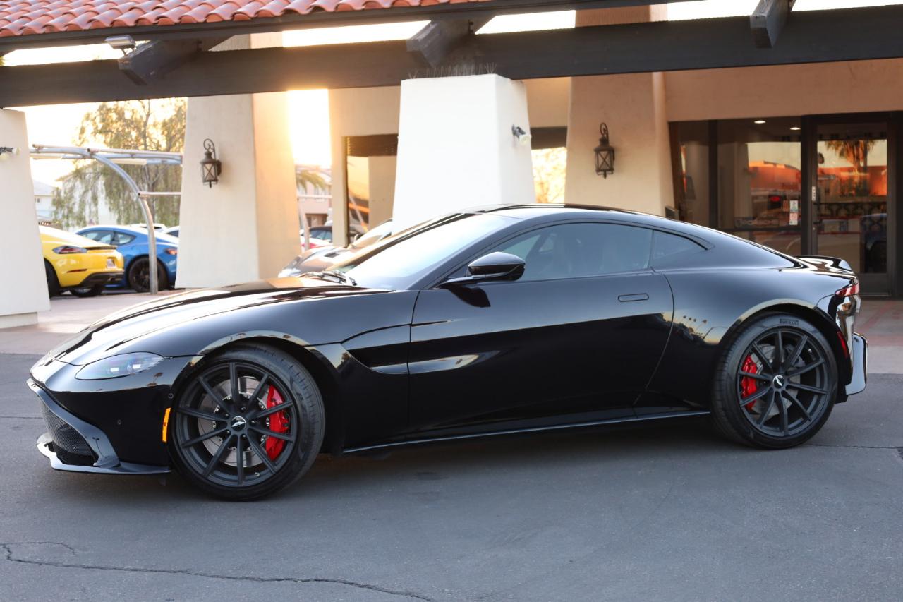 Aston Martin Vantage Base 2020