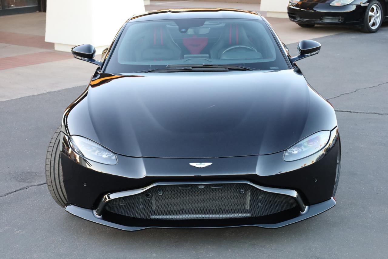 Aston Martin Vantage Base 2020