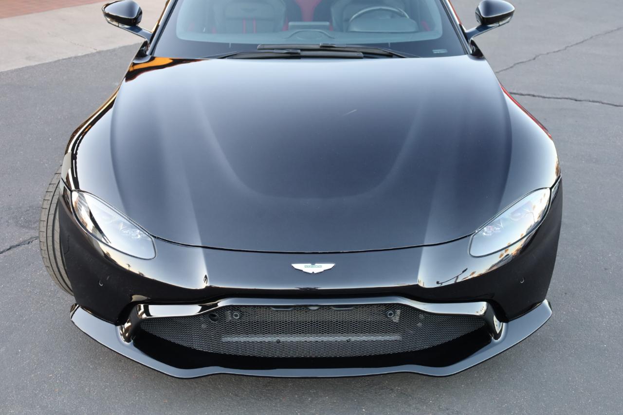 Aston Martin Vantage Base 2020