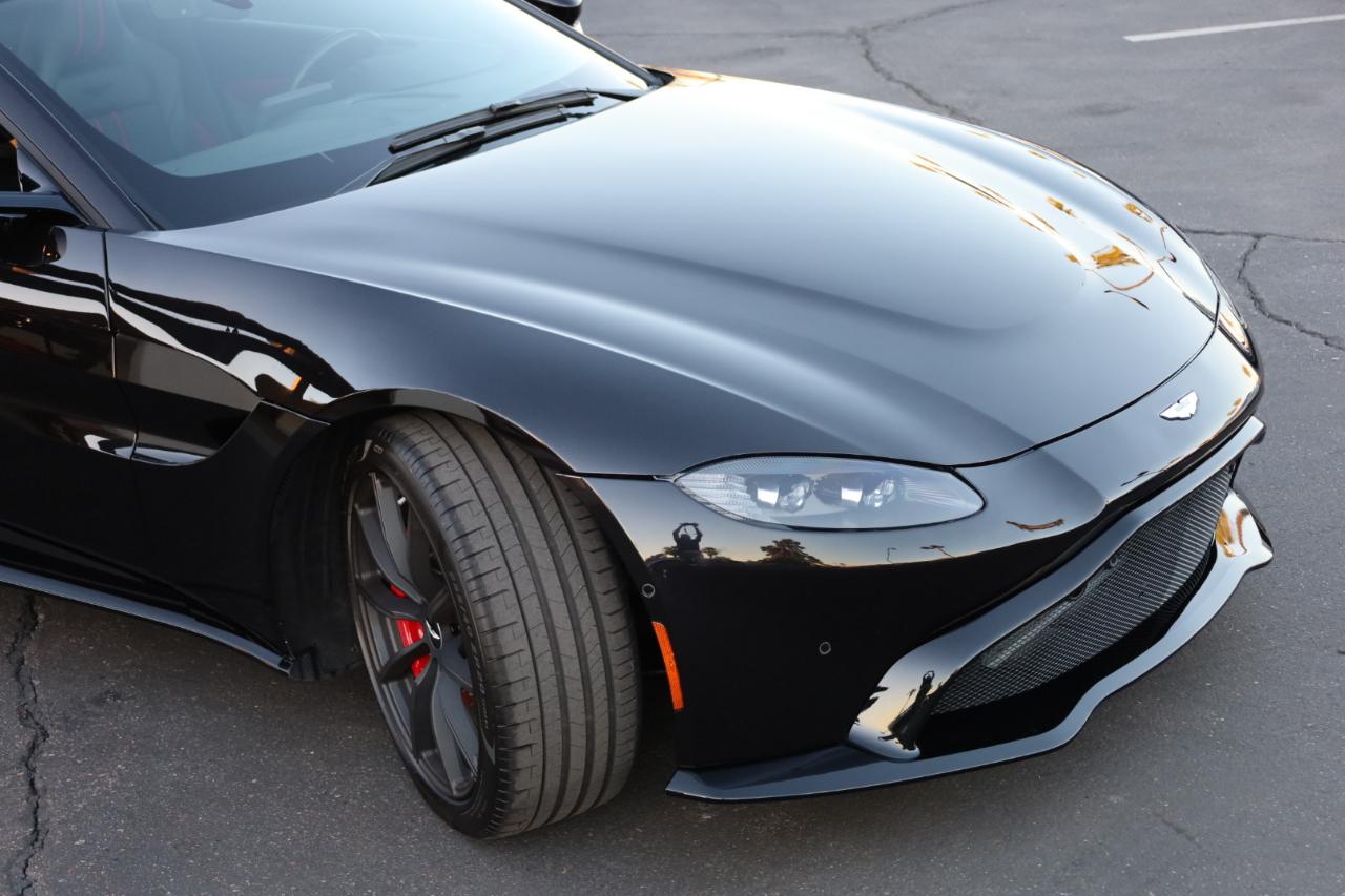 Aston Martin Vantage Base 2020